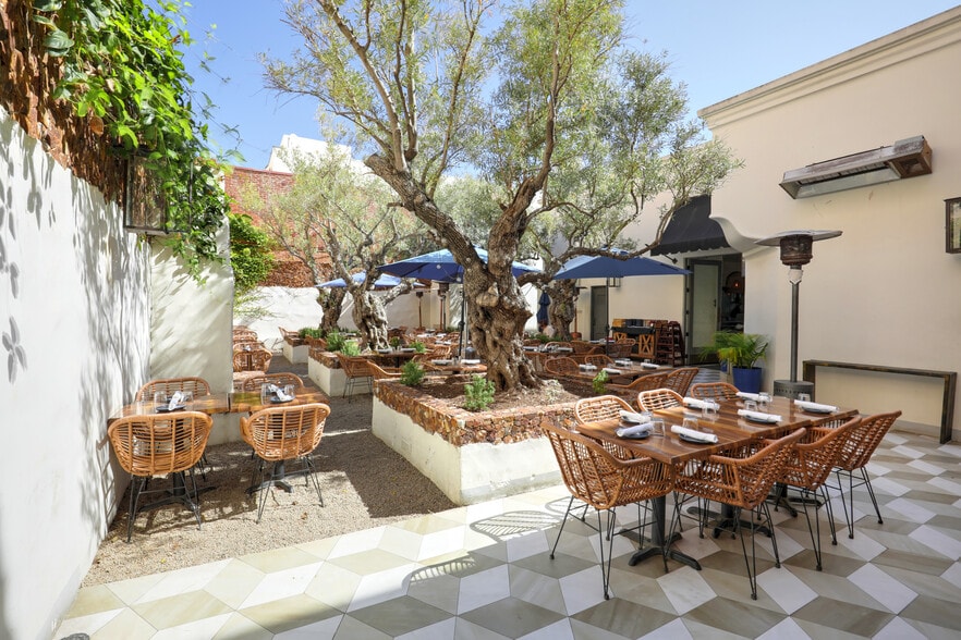 More Photos Of 7 E Anapamu St, Santa Barbara Restaurant For Sale