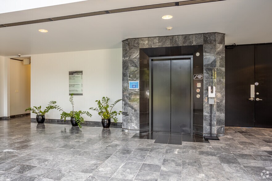 More Photos Of 11940 Jollyville Rd, Austin Unknown For Lease