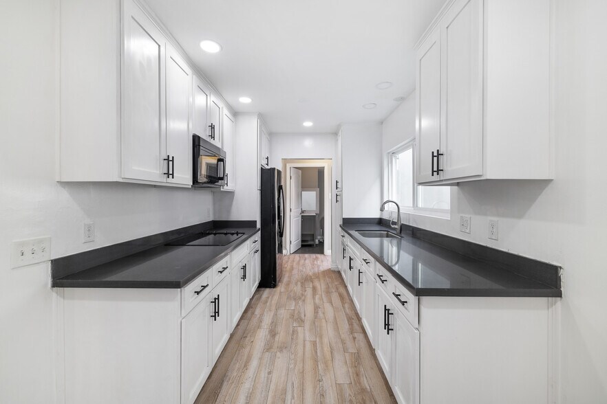 More Photos Of 5709 E Beverly Blvd, Los Angeles Office Residential For Lease