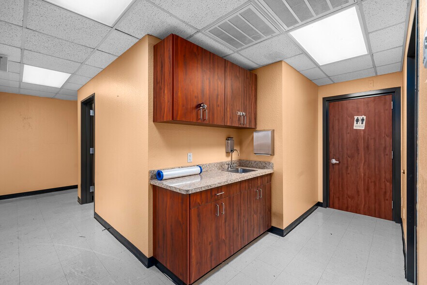 More Photos Of 1601 Liberty St, Richmond Medical For Lease