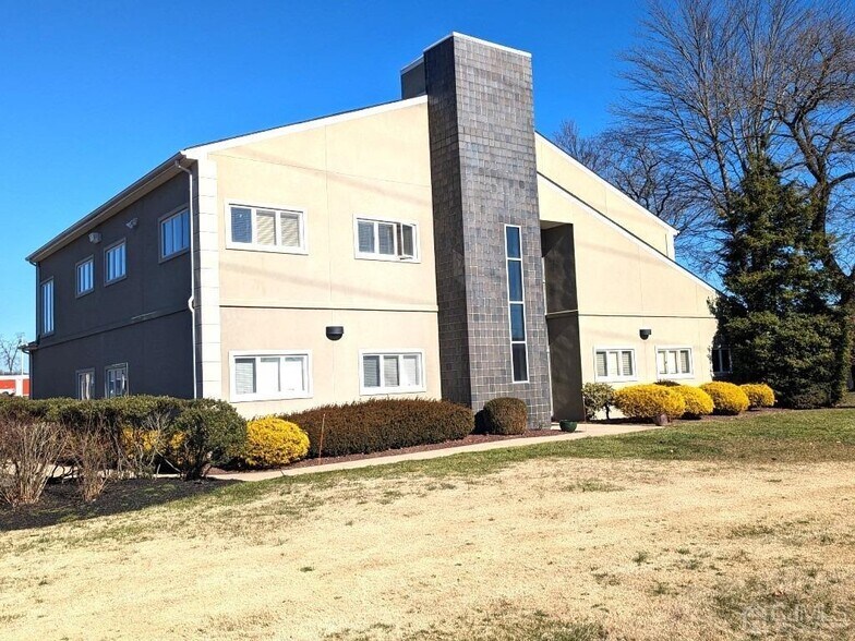 More Photos Of 977 State Route 33, Monroe Township Office For Lease