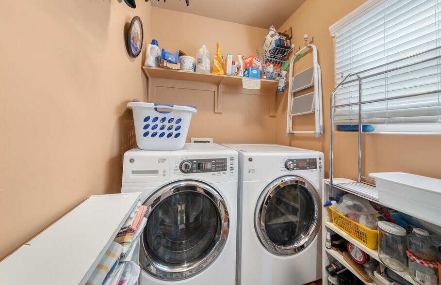 More Photos Of 2516 Elsinore St, Los Angeles Multifamily For Sale