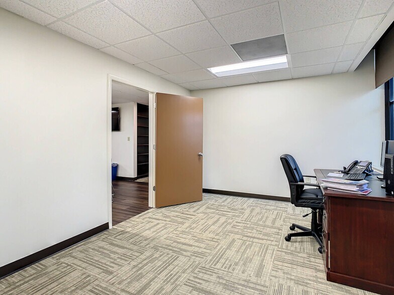 More Photos Of 707 N Franklin St, Tampa Office For Sale
