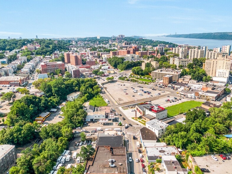 More Photos Of 50 Palisade Ave, Yonkers Storefront Retail Residential For Sale