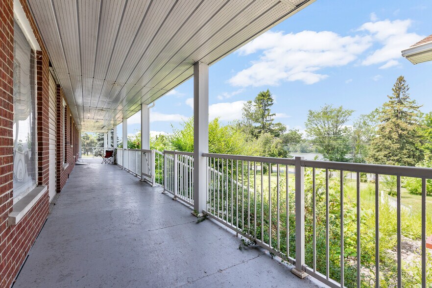 More Photos Of 21 Rue Messier, Mont-saint-hilaire Apartments For Sale