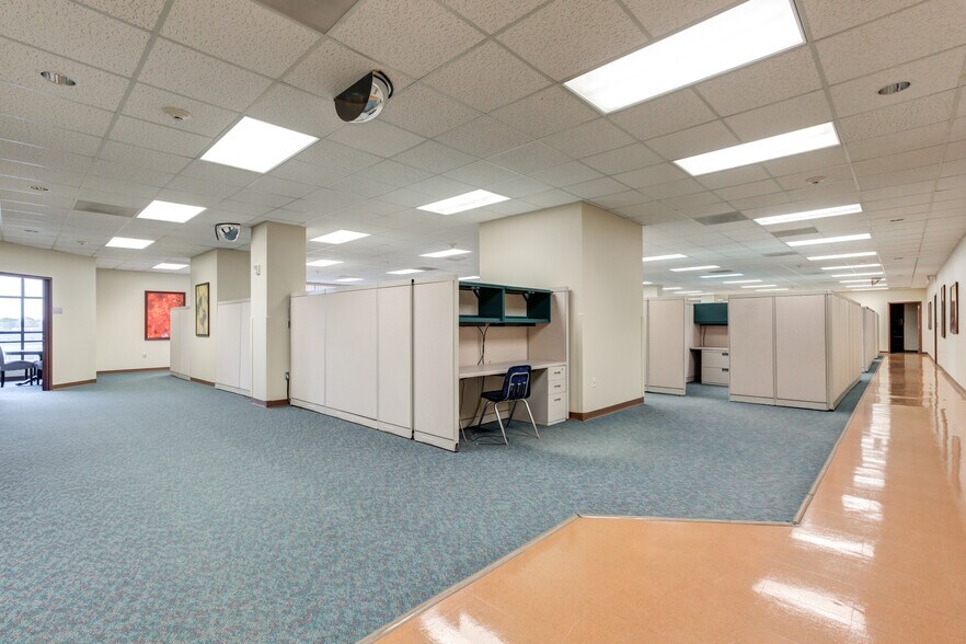 More Photos Of 3802-3806 Interstate 27, Lubbock Office For Sale