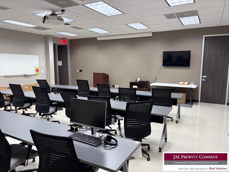 More Photos Of 5795 Hagner Road Rd, Beaumont Office For Sale