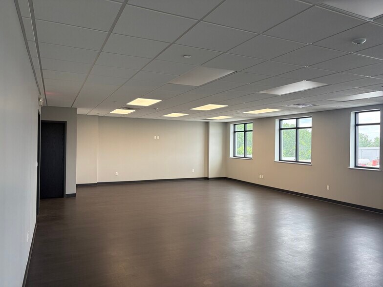 More Photos Of 1061 74th St SW, Byron Center Service For Lease
