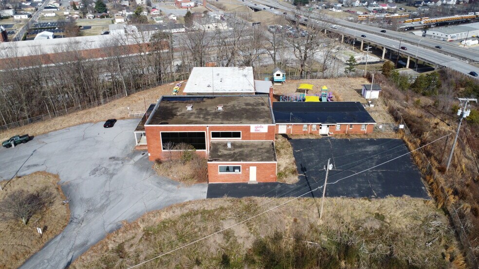 More Photos Of 227 Library Ln, Johnson City Medical For Sale