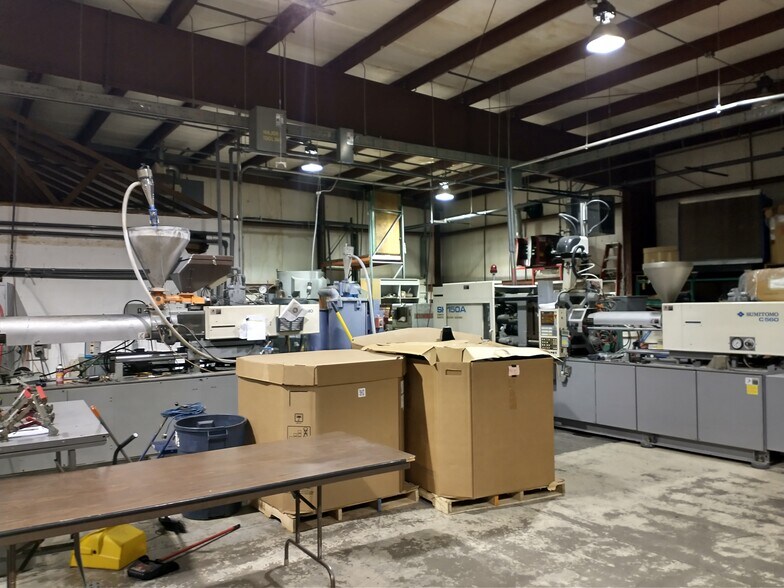 More Photos Of 382 Southampton Rd, Westfield Warehouse For Sale