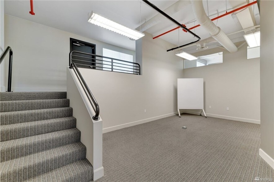 More Photos Of 4014-4020 Aurora Ave N, Seattle Apartments For Sale