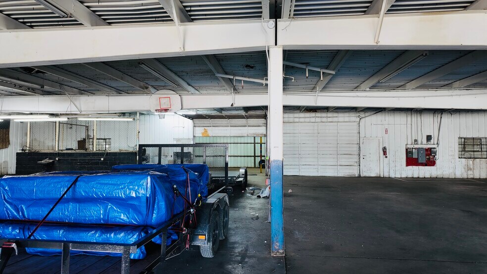 More Photos Of 1520 S Central Ave, Oklahoma City Manufacturing For Lease