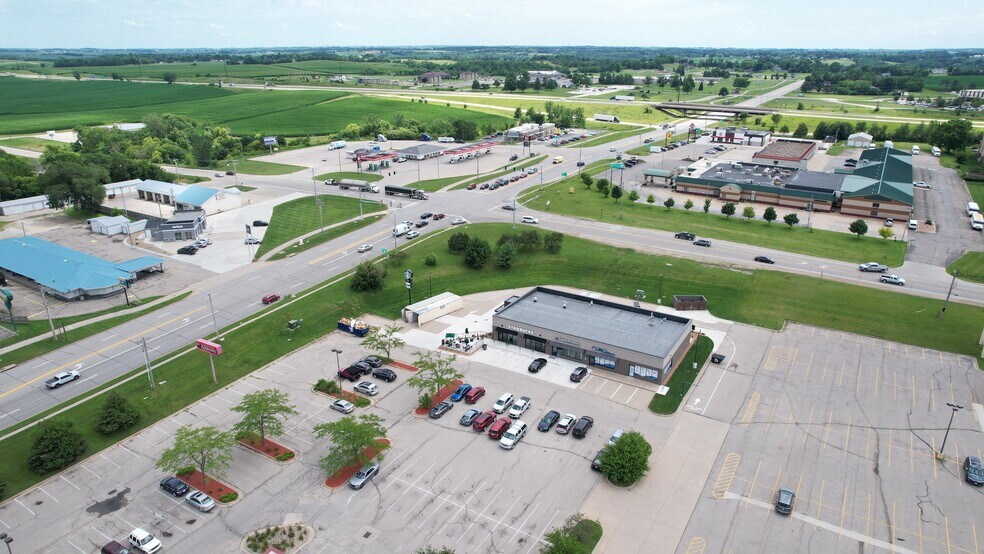 More Photos Of 3109 S Center St, Marshalltown Service Station For Sale