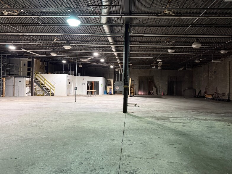 More Photos Of 300 Enterprise Ln, Colmar Warehouse For Lease