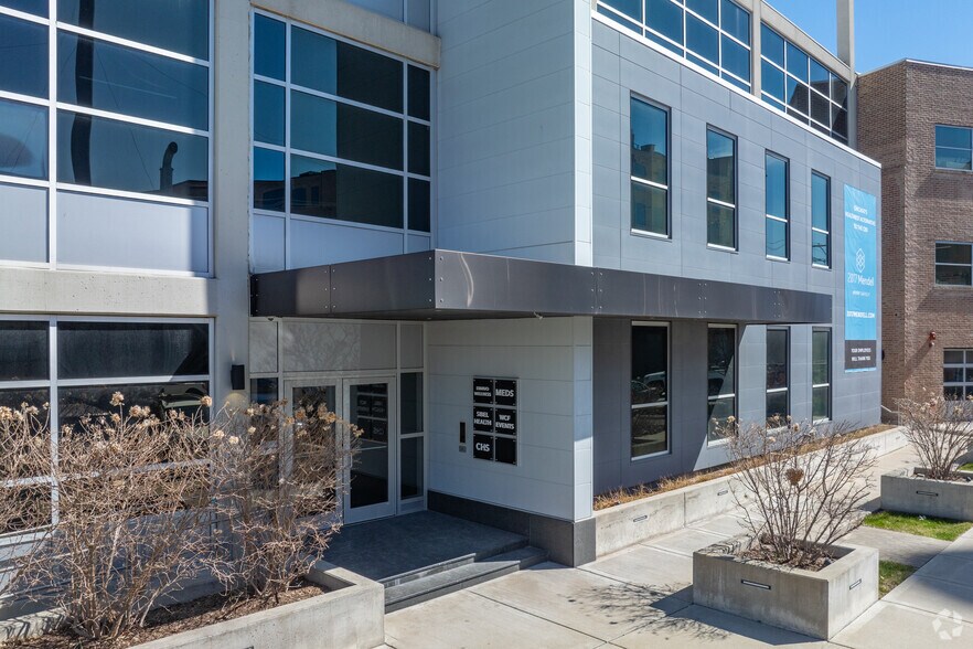 More Photos Of 2017 N Mendell St, Chicago Office For Sale