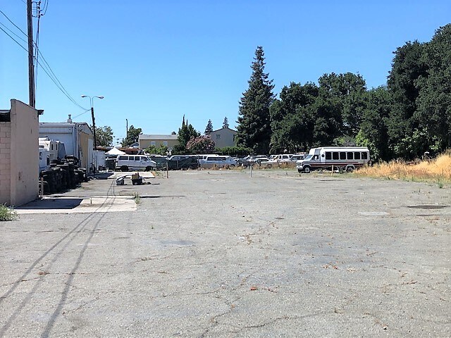 More Photos Of 21994 Mission Blvd, Hayward Auto Dealership For Sale