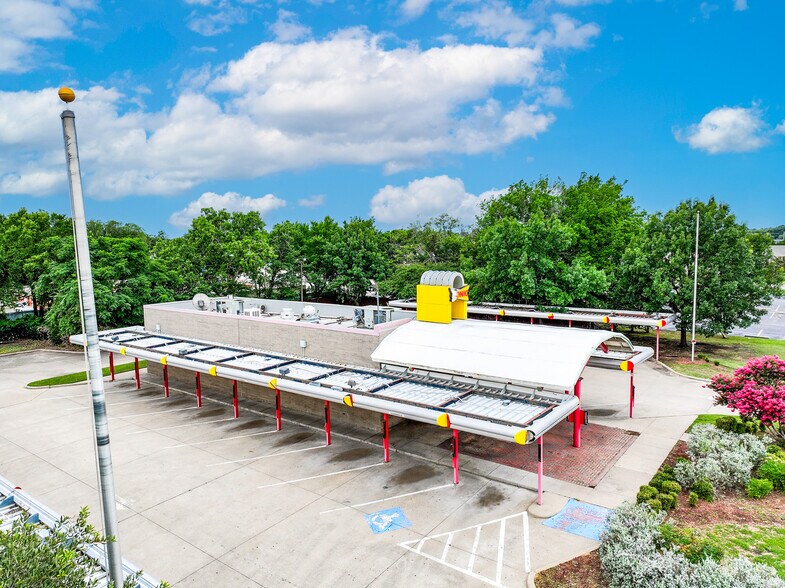 More Photos Of 1300 W Pioneer Dr, Irving Fast Food For Sale