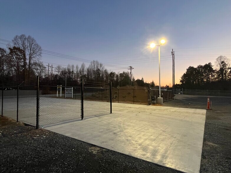 More Photos Of 5170 S Main St, Salisbury Land For Lease