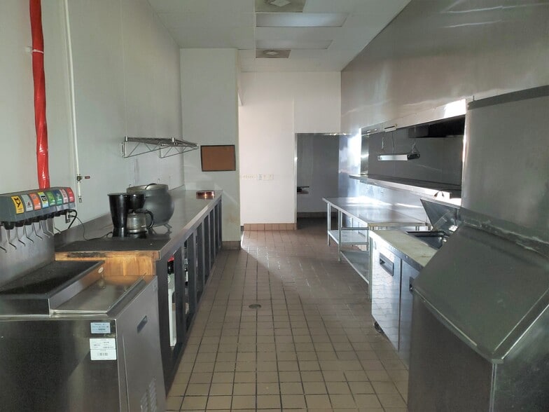 More Photos Of 2055 S Linden Rd, Flint Restaurant For Sale