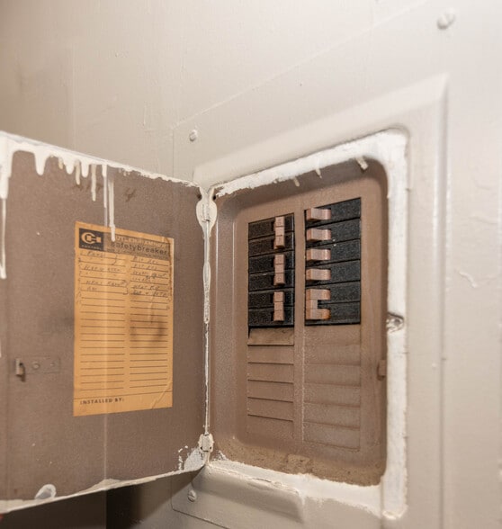 More Photos Of 50 W Biddle St, Baltimore Apartments For Sale