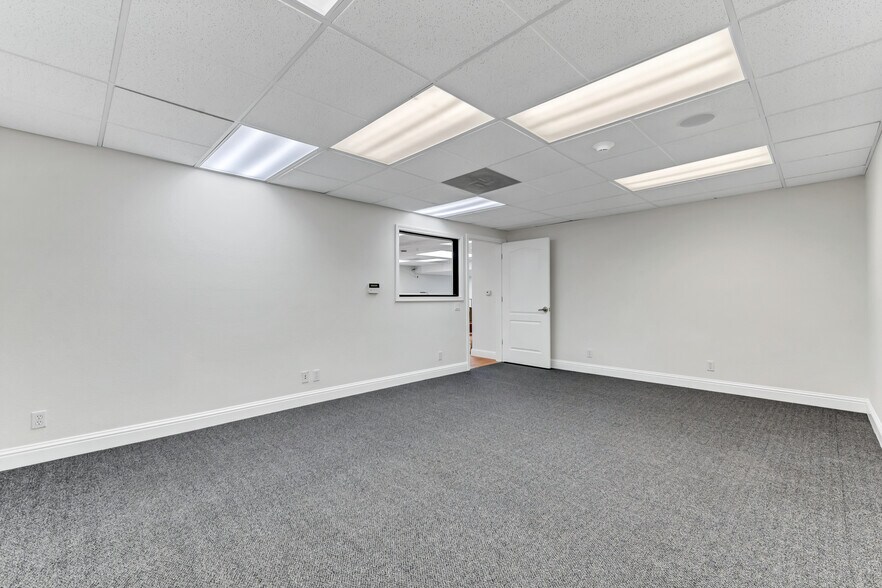 More Photos Of 1925 Francisco Blvd E, San Rafael Light Manufacturing For Lease