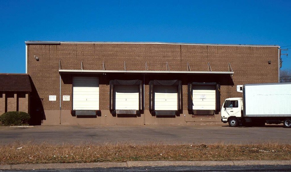 More Photos Of 730 N Great Southwest Pky, Arlington Refrigeration Cold Storage For Lease
