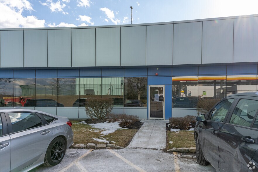 More Photos Of 100 Corporate Blvd, Yonkers Light Distribution For Lease