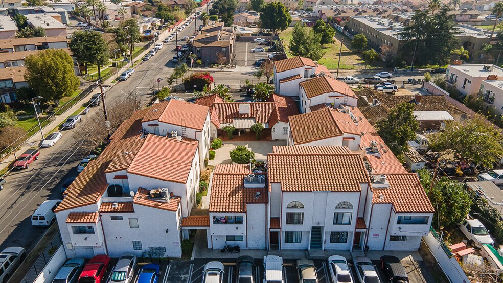 More Photos Of 9261 Wakefield Ave, Panorama City Apartments For Sale