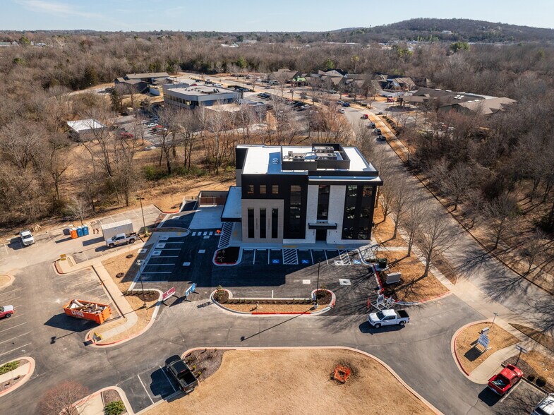 More Photos Of E Longview St, Fayetteville Medical For Lease