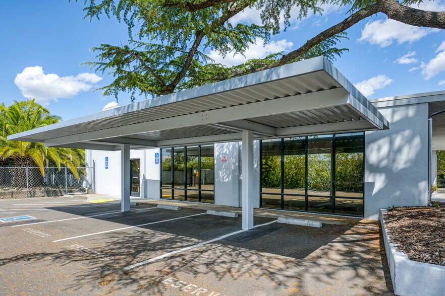 More Photos Of 5945 Palm Dr, Carmichael Light Distribution For Sale