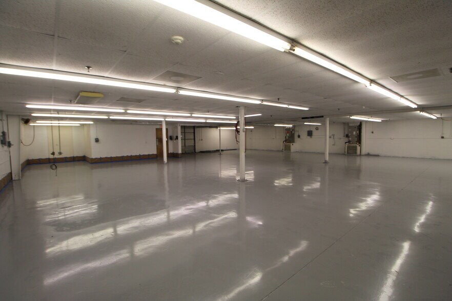 More Photos Of 2310 Whitfield Park Ave, Sarasota Warehouse For Sale