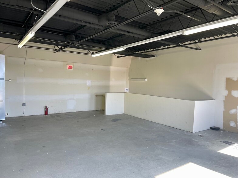 More Photos Of 5715 Industry Ln, Frederick Flex For Lease