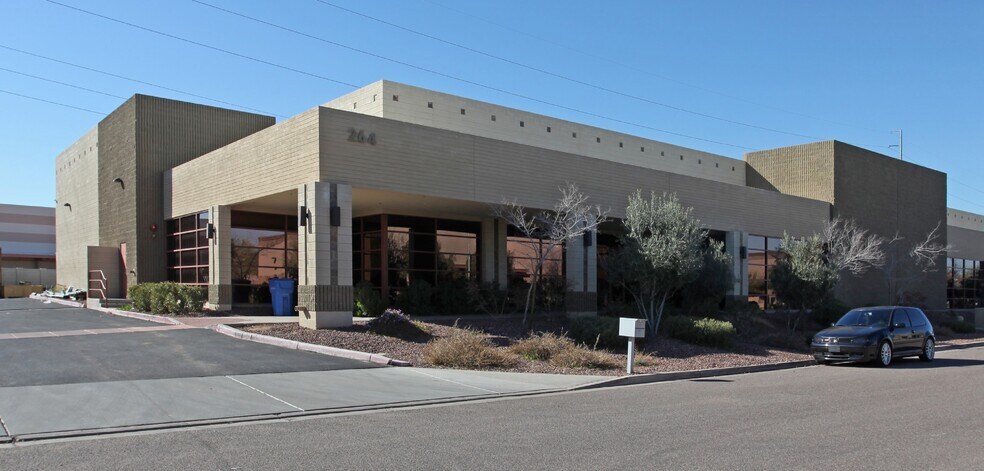 More Photos Of 264 S Hamilton Pl, Gilbert Warehouse For Lease