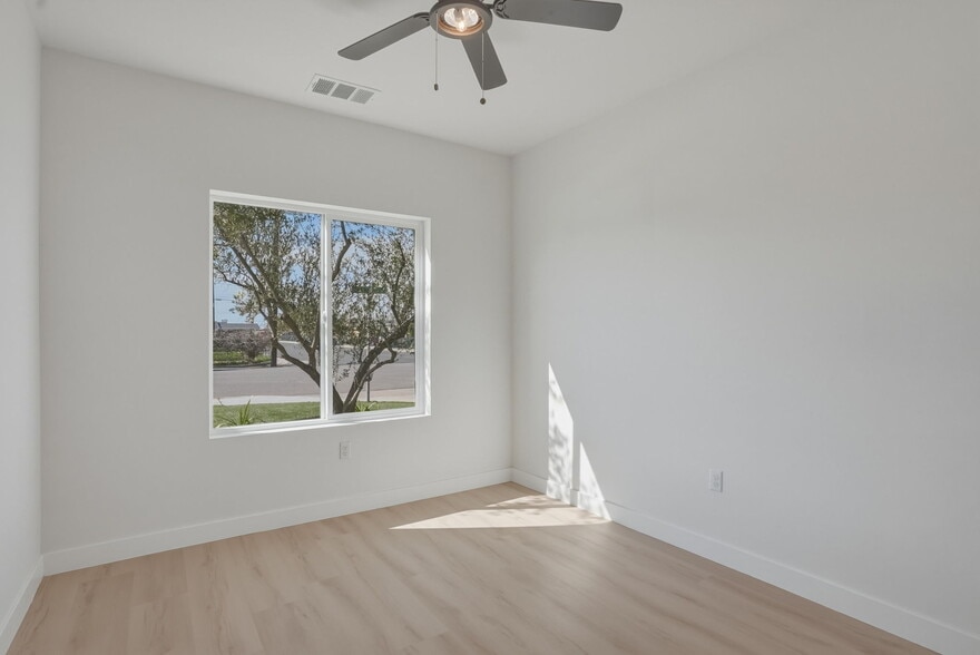 More Photos Of 1646 Clinton St, Delano Multifamily For Sale