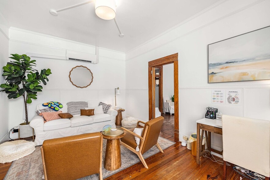 More Photos Of 35 S Peachtree St, Norcross Restaurant For Sale