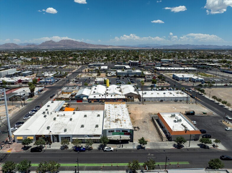 More Photos Of 1551 S Commerce St, Las Vegas Storefront For Lease
