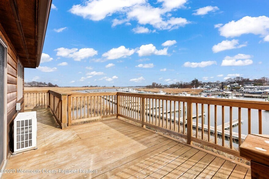 More Photos Of 520 Amboy, Keyport Marina For Sale
