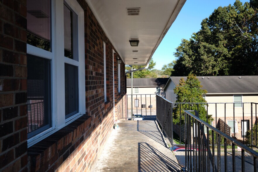 More Photos Of 609 E Inskip Dr, Knoxville Apartments For Sale
