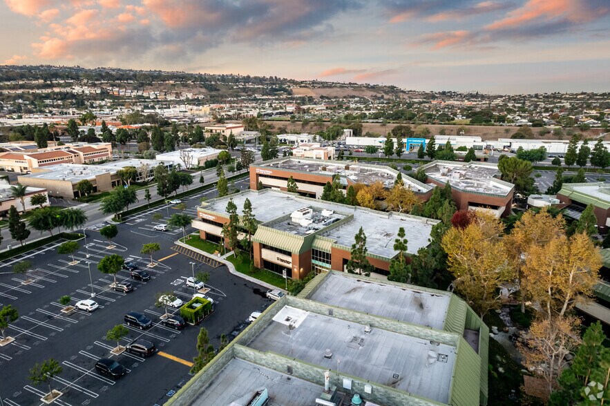 More Photos Of 3701 Skypark Dr, Torrance Medical For Lease