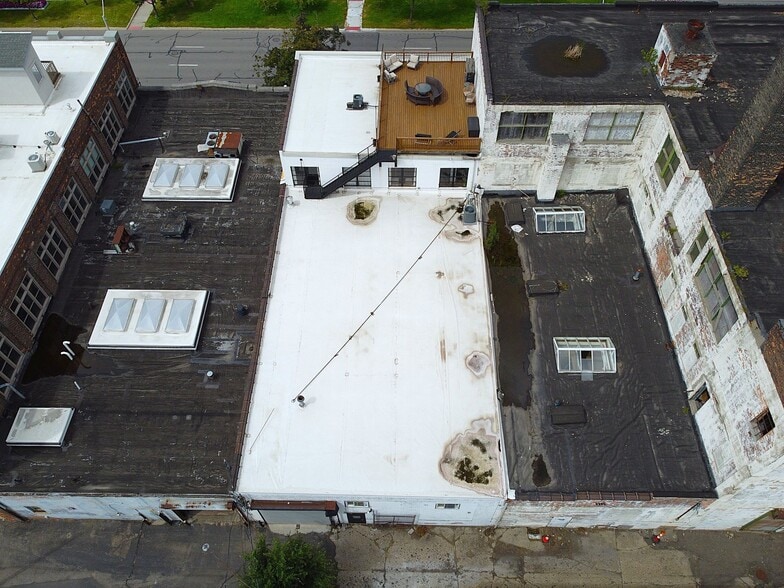 More Photos Of 2831 E Grand Blvd, Detroit Warehouse For Sale