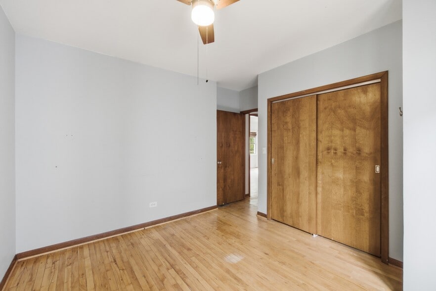 More Photos Of 6240 N Avondale Ave, Chicago Specialty For Sale