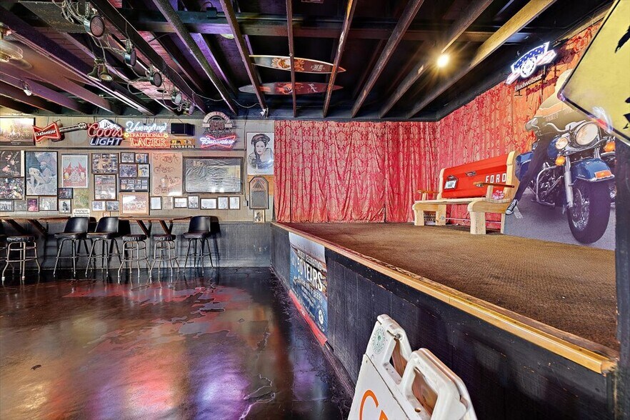 More Photos Of 7 Center st, Folly Beach General Retail For Sale