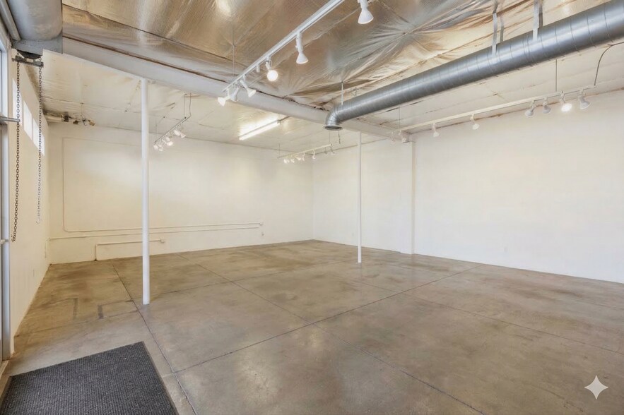 More Photos Of 383 N Indian Canyon Dr, Palm Springs Freestanding For Sale