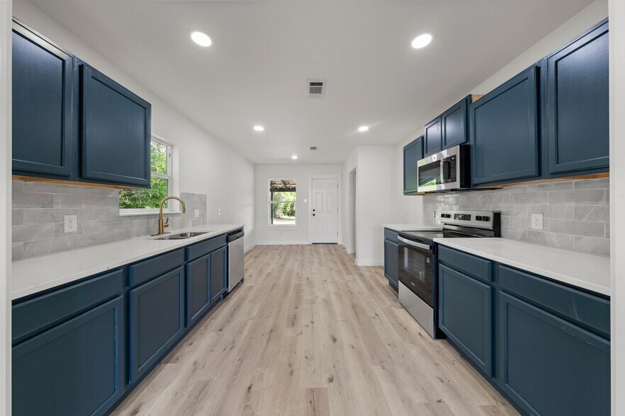 More Photos Of 103 E Stegall Rd, Robinson Specialty For Sale