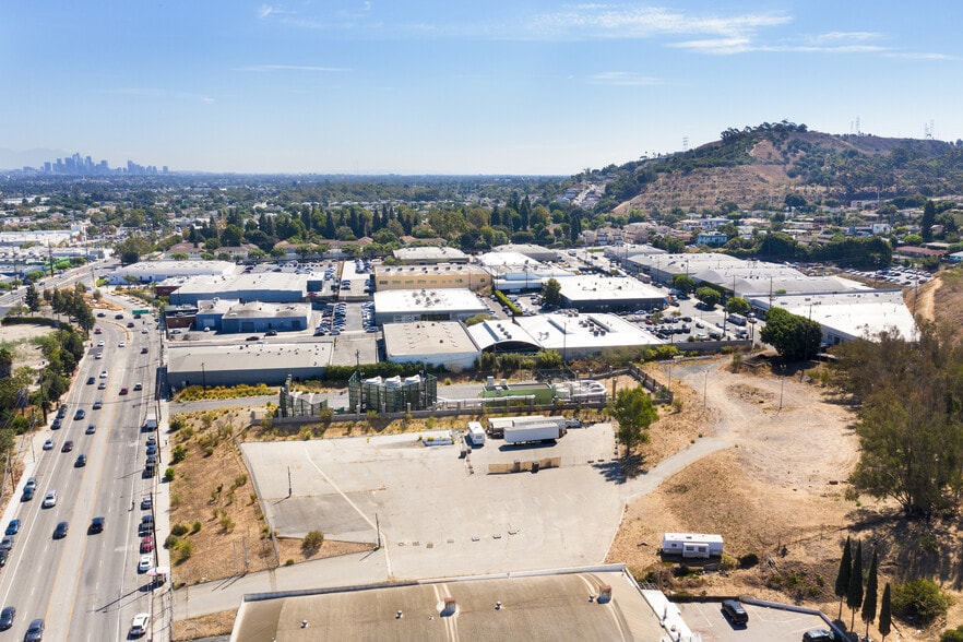 More Photos Of 6000 W Jefferson Blvd, Los Angeles Land For Lease