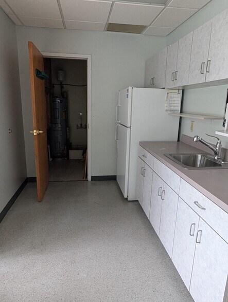 More Photos Of 950 Salem St, Brookville Medical For Lease