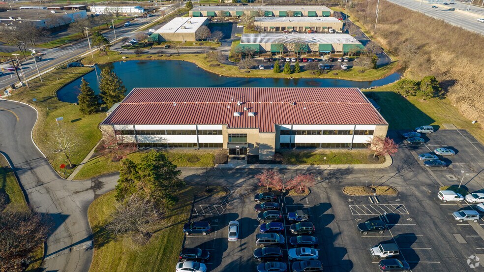 More Photos Of 438 E Wilson Bridge Rd, Worthington Coworking Space