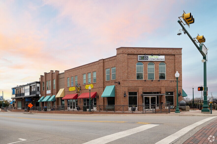 More Photos Of 129 S Main St, Grapevine Storefront Retail Office For Lease