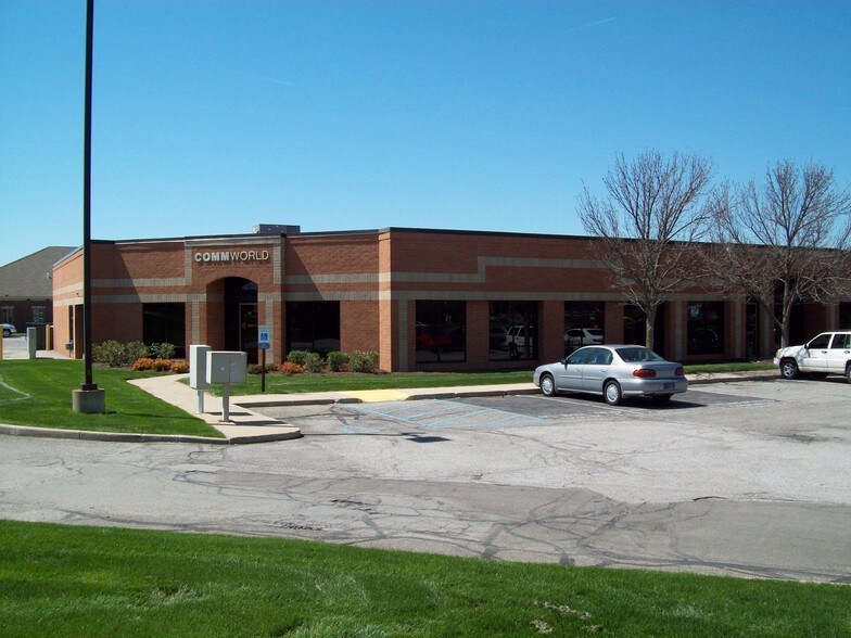 More Photos Of 50-164 S Park Blvd, Greenwood Light Distribution For Lease