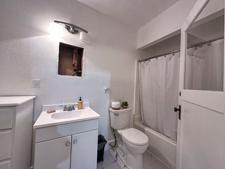 More Photos Of 111 2nd S Ave, Okanogan Storefront Retail Office For Sale